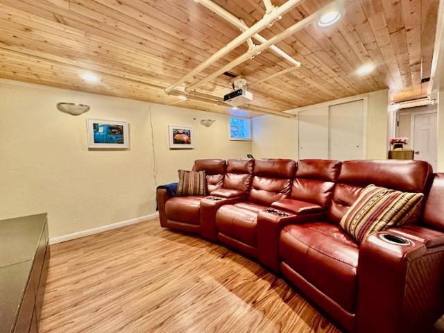 Spacious 3Br Home With Movie Theater ピッツバーグ エクステリア 写真