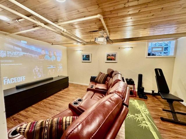 Spacious 3Br Home With Movie Theater ピッツバーグ エクステリア 写真