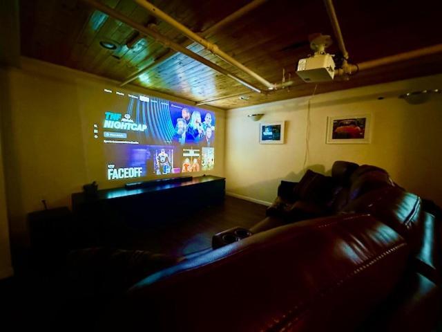 Spacious 3Br Home With Movie Theater ピッツバーグ エクステリア 写真